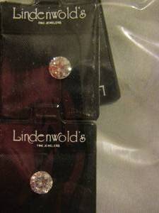 lot 498 image: Lindenwolds diamonds  QTY 3