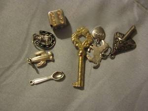 lot 461 image: necklace pendants