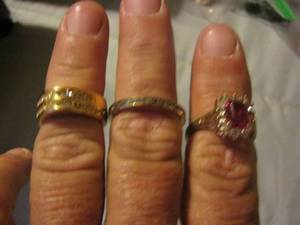 lot 484 image: qty 3 gold color womens rings