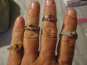 lot 477 image: Gold color womens rings  QTY 4