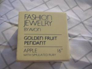 lot 633 image: Avon golden fruit pendant
