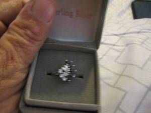 lot 640 image: SILVER  RING Size 9  925 silver ring