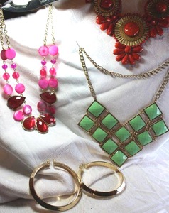 lot 8 image: Runway Jewelry see below for descriptions