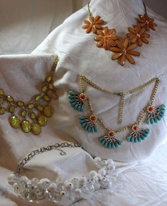 lot 9 image: Runway Jewelry see below for descriptions