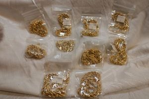 lot 72 image: (10) Gold-plated rope chains 24L