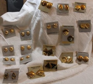 lot 86 image: (15) Carded earring sets