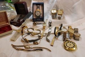 lot 102 image: Vintage watch selection with empty watch cases. Varying brands and conditions