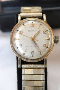 lot 103 image: Vintage Bulova watch Model B132747LG in non original Bulova case