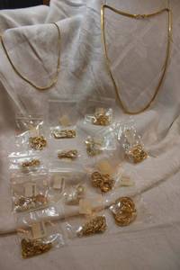 lot 107 image: (15) Gold plated half round link chains