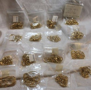 lot 111 image: (15) Gold plated half round link chains