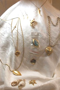 lot 142 image: Mother of Pearl jewelry. Also includes gold trimmed and gold plated jewelry