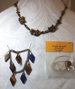 lot 158 image: Tiger Eye jewelry
