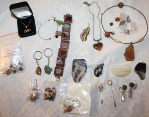 lot 161 image: Mixed gemstone jewelry selection