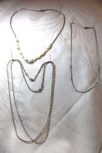 lot 165 image: Unmarked Sterling Silver liquid silver bead and tinsel necklaces.