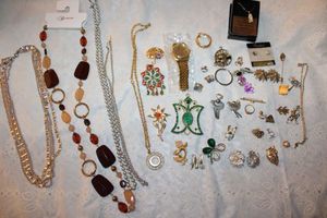 lot 170 image: Signed jewelry selection. Varied designers and styles. All marked