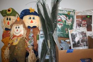 lot 178 image: Crafts scarecrows, sewing kits, Resin plaque crafts, and more