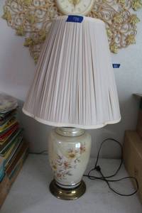 lot 188 image: Table lamp with flower design