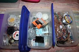 lot 376 image: Jewelry making wire, findings, stone beads - 3 sm. Totes