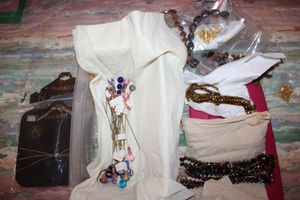 lot 339 image: Jewelry and beads including long pins - 1 sm. Tote