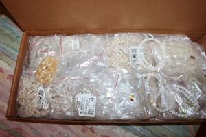 lot 354 image: Fire Mountain beads - White