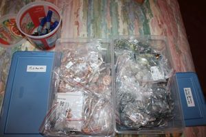 lot 371 image: Beads and jewelry making tools