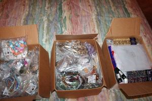 lot 364 image: Jewelry making beads and supplies