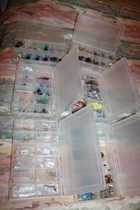 lot 368 image: Jewelry making beads and findings - 6 sorted cases