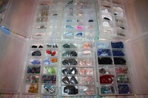 lot 367 image: Jewelry making beads and findings - 6 sorted cases