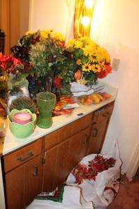 lot 348 image: Artificial flowers and vases