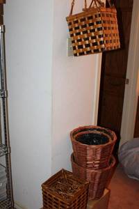 lot 350 image: Nesting hanging baskets and basket planters