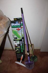 lot 329 image: Cleaning items - brushes, squeegee