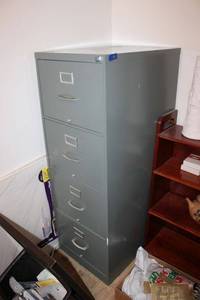 lot 421 image: 4 drawer file cabinet