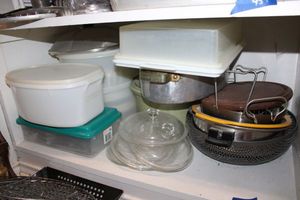 lot 456 image: Kitchen flatware, plastic storage containers and more