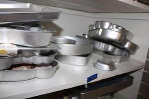 lot 484 image: Kitchen cake molds