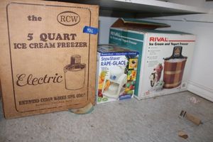 lot 486 image: Kitchen Ice cream makers and ice shaver