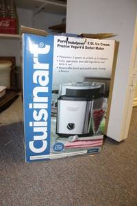 lot 487 image: Kitchen Cuisinart ice creamyogurt and sorbet maker