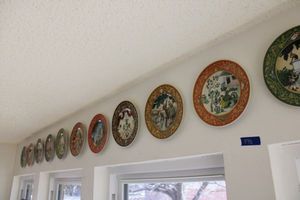 lot 578 image: Decorative plates - Heinrich Villeroy & Boch