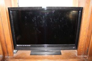 lot 607 image: Vizio TV model E370VL