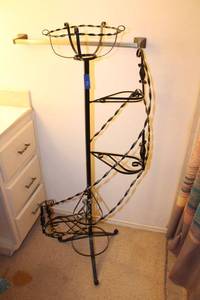 lot 531 image: Wrought iron spiral plant stand