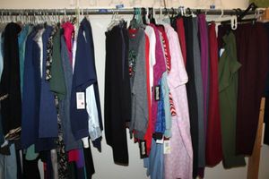 lot 552 image: Womens clothes - size LargeXL Petite