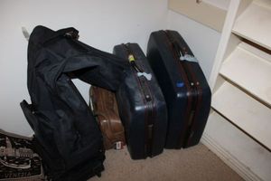 lot 565 image: Luggage and traveling golf bag cover