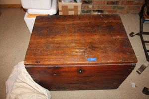 lot 509 image: Cedar Chest with rope handles