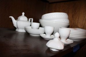 lot 627 image: White serving bowls, teapot and more