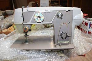 lot 684 image: Vintage Nelco sewing machine J-A38
