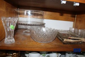 lot 685 image: Crystal bowl, vase cake plate, luncheon plates and glassware