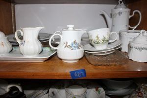 lot 687 image: Blue flower dishes