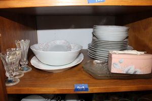 lot 703 image: Pink lace pattern dish set by Bareuther