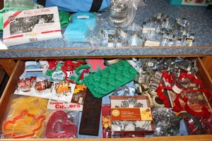 lot 231 image: Cookie cutters