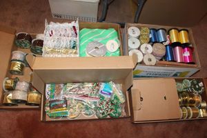 lot 279 image: Ribbons and mini decorating items