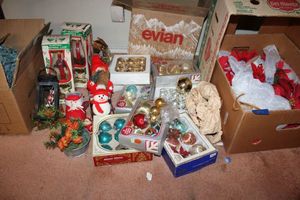 lot 272 image: Vintage Christmas decorations